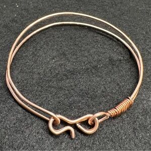 Elegant Copper Wire Bracelet